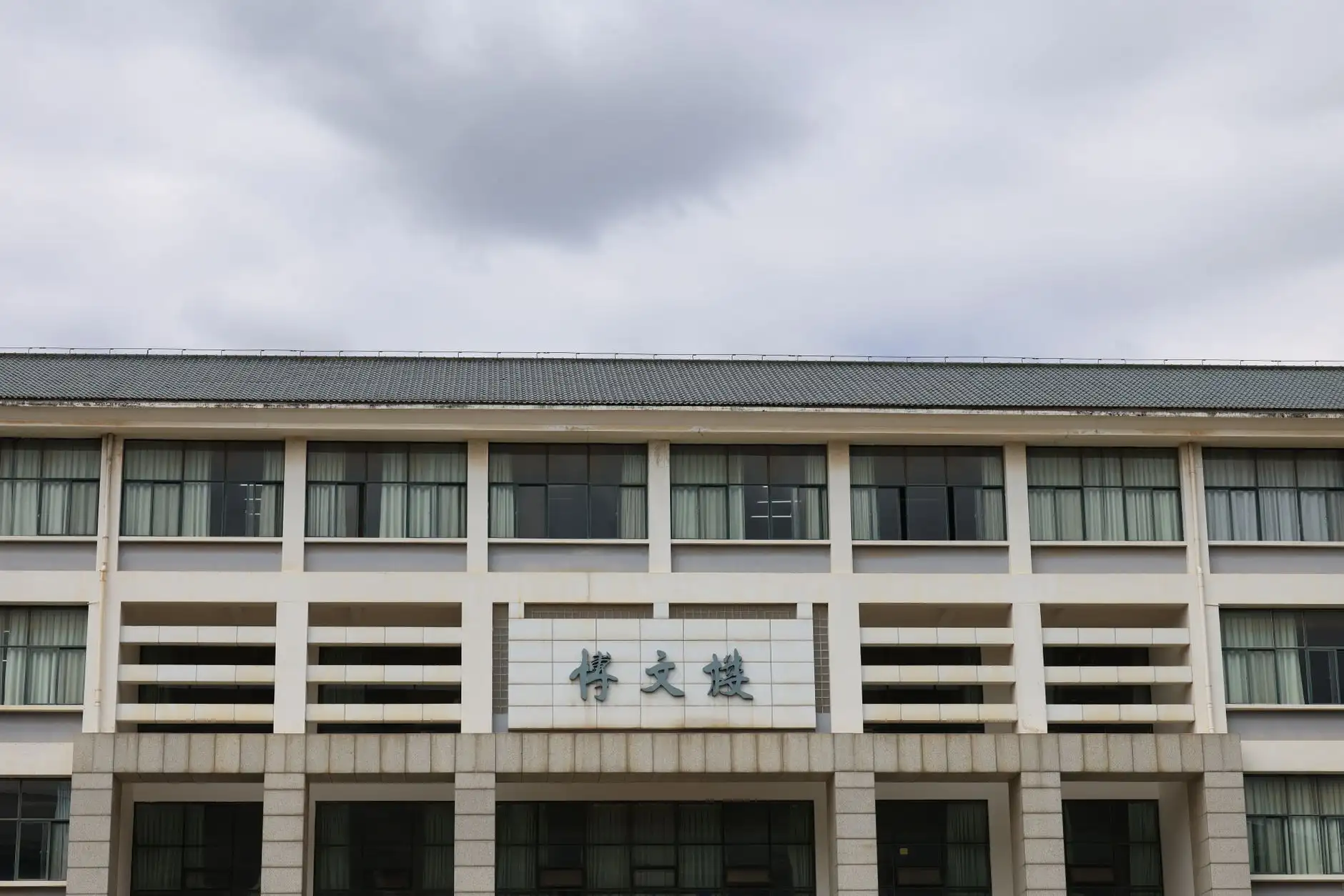 电子产品与数码配件选购要点：适配办公与智能生活场景